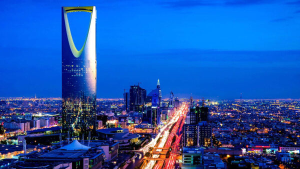 كم اقل راتب للموظف السعودي؟ 4000 ريال سعودي كحد أدنى. ما هي اغنى دولة في الوطن العربي؟ المملكة العربية السعودية. هل تعتبر السعودية من الدول المتقدمة؟ نعم هي كذلك بلا أدنى شك. فنادق قريبة من مركز الرياض الدولي للمؤتمرات والمعارض