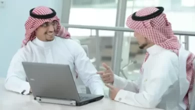 ناشط سعودي يحذر من الوظائف المعلن عنها إلكترونيًا و
