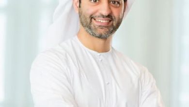 خبير إتيكيت يكشف عن قواعد وضع المنديل على موائد البروتوكول الدولي..