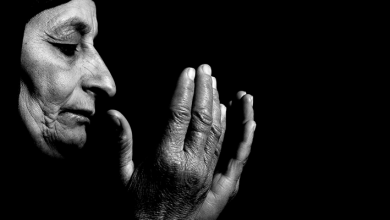آية قرآنية عن بر الوالدين