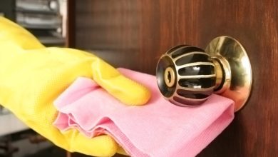 طريقة تنظيف الباب المصفح