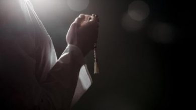 كيف يتوب الإنسان عنه وهل يقبل الله توبة الزاني؟