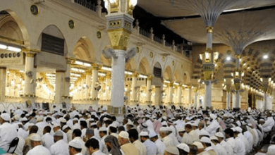 ما حكم صلاة الجماعة في المسجد