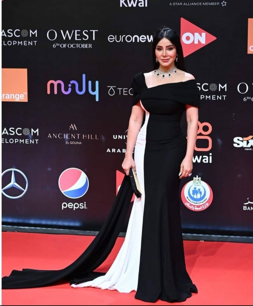 من هي لجين عمران
