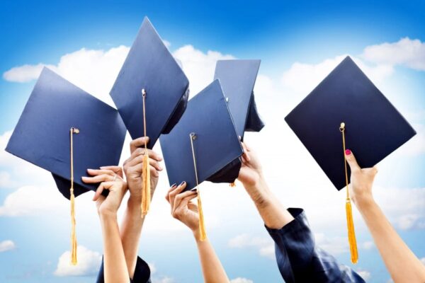 عبارات تهنئة بالنجاح للطالبات