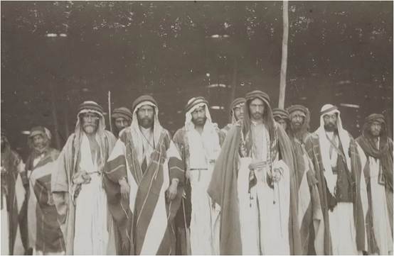 من عبد العزيز الرشيد